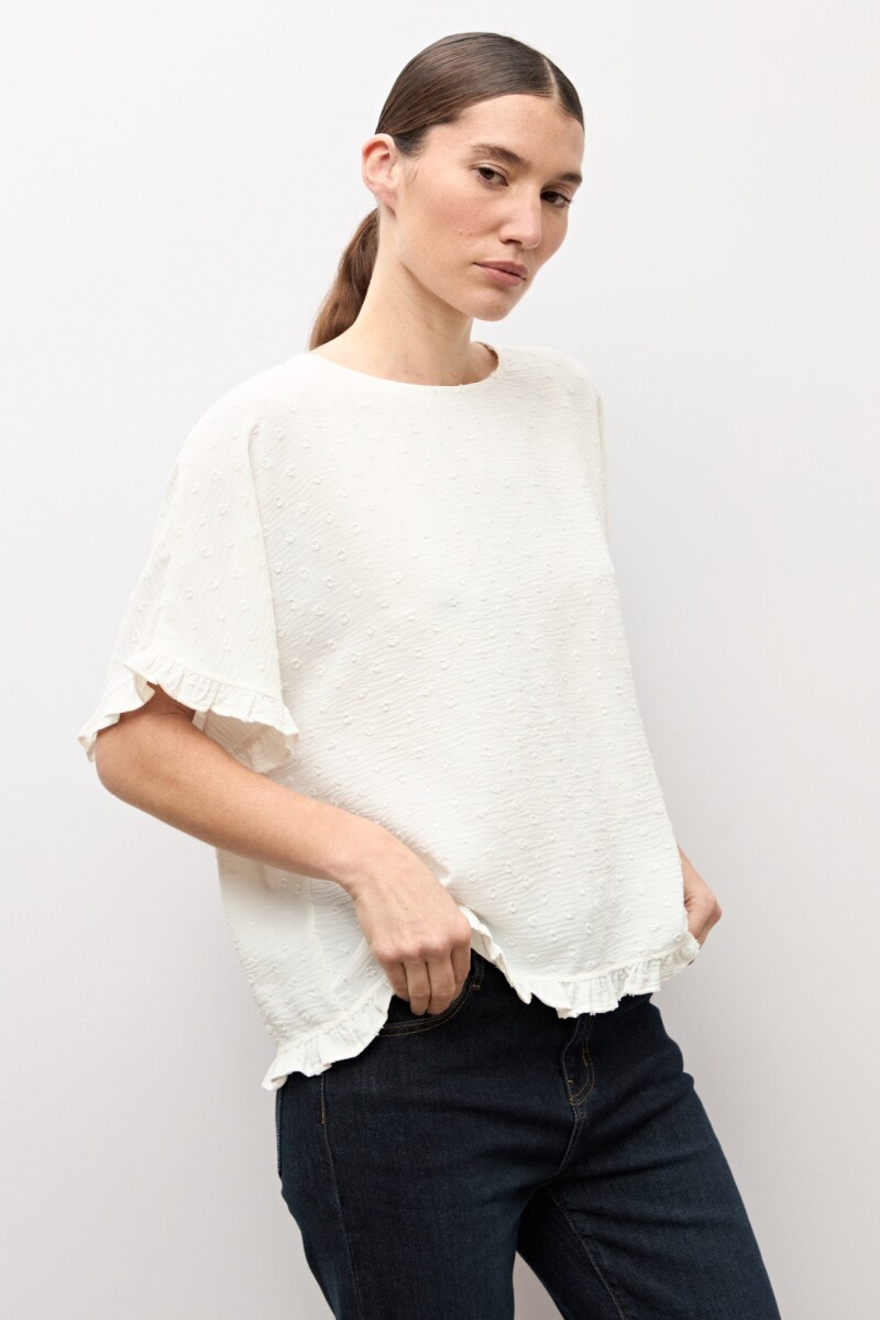 Blusa plumetti con volados crudo
