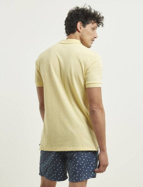 520602 REMERA PIQUÉ NAVIGATOR Amarillo