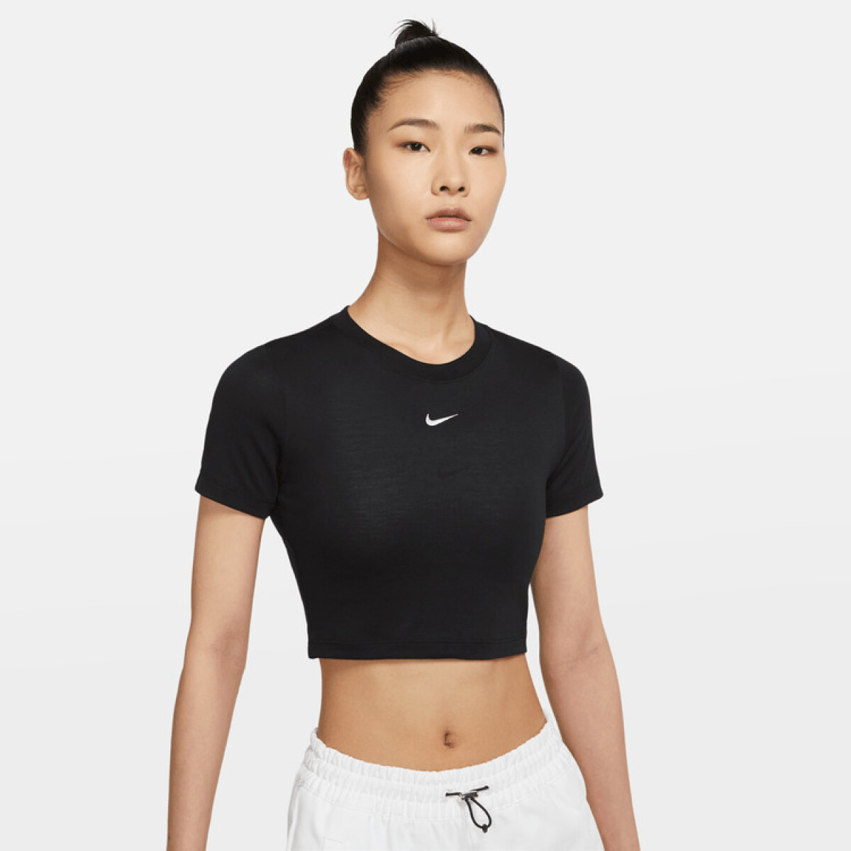 Remera Nike Moda Dama Essntl Tee Slim Crp Lbr Black - S/C 