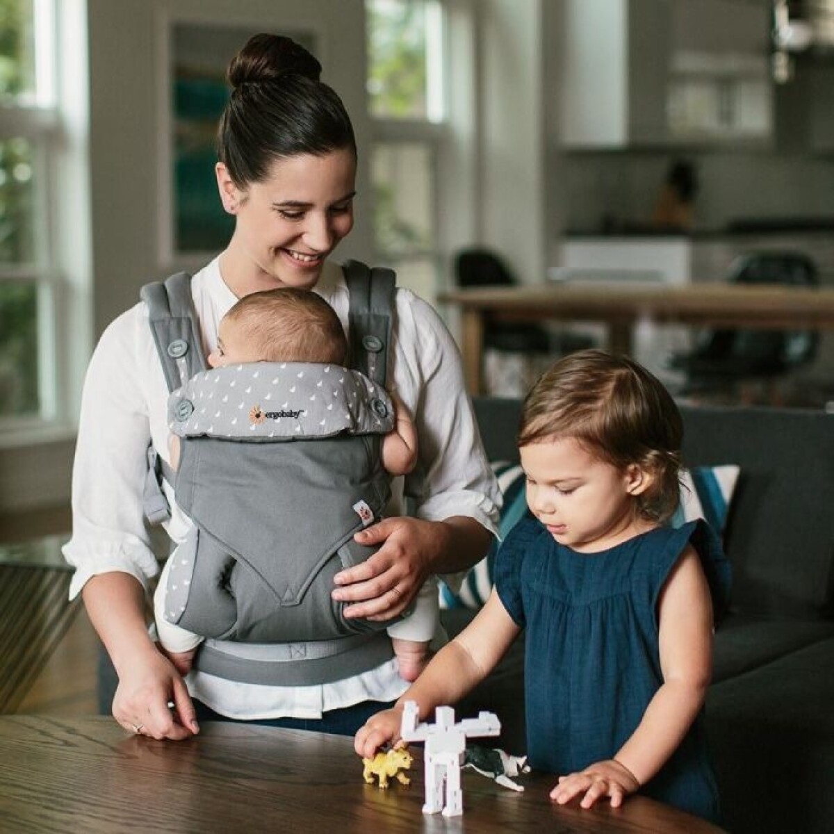 Mochila porta bebe ERGOBABY 360 - - Grey dots 