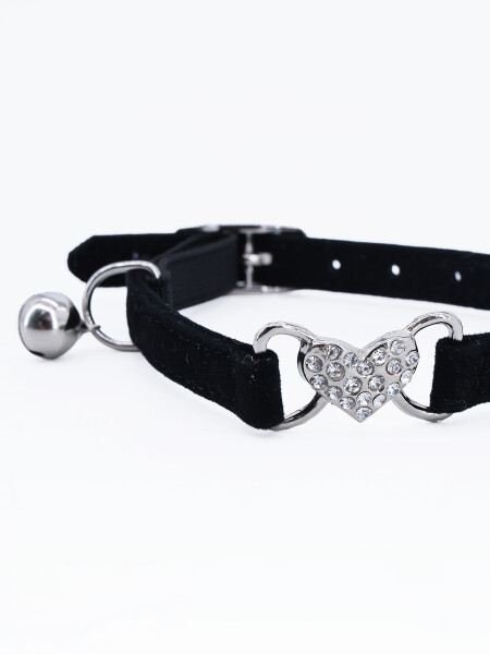 COLLAR CORAZÓN NEGRO