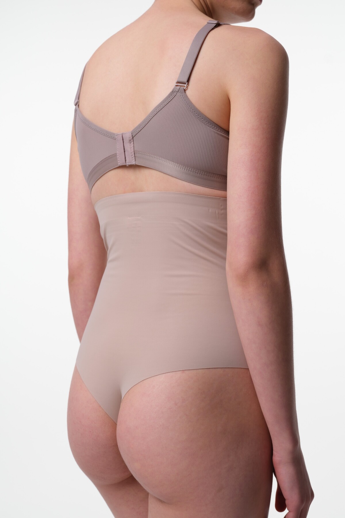 Colaless Slim Ruby Beige
