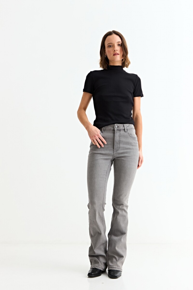 Remera m/c con cuello media polera NEGRO