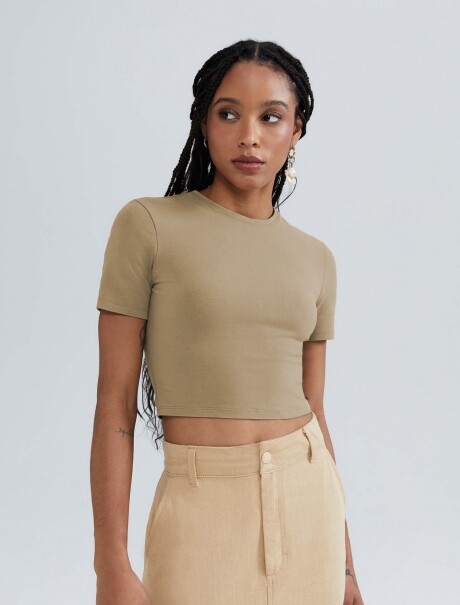 BLUSA CROPPED BÁSICA BEIGE