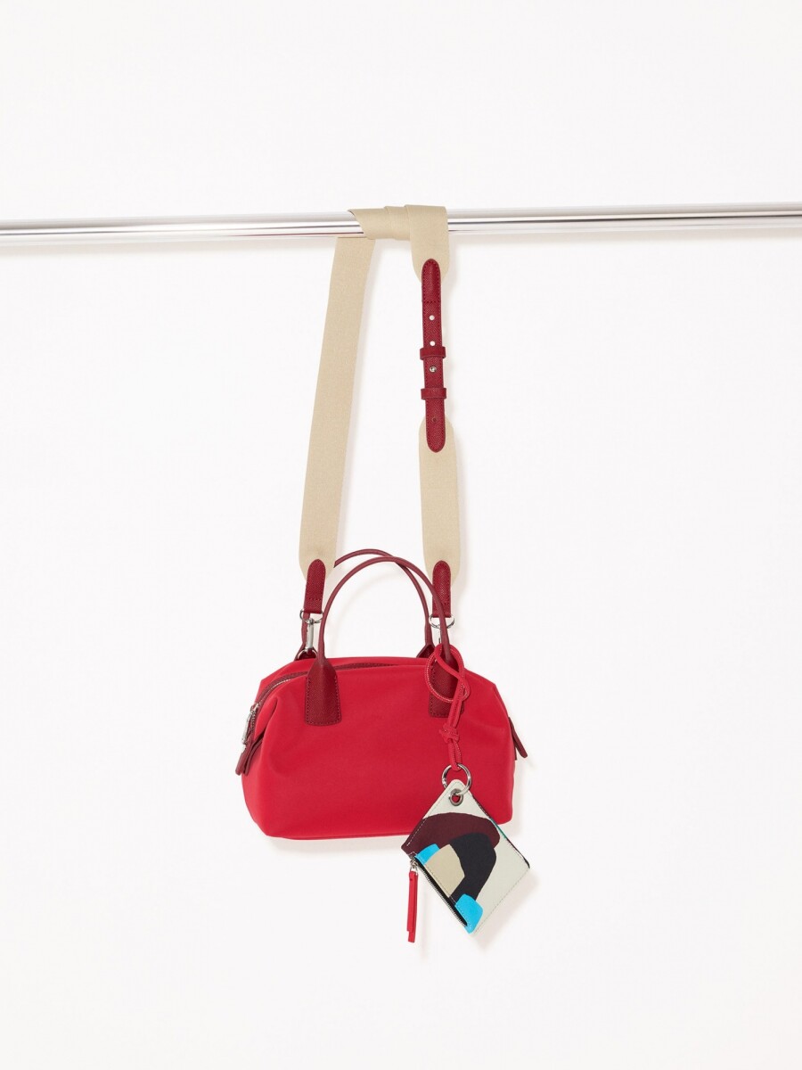 Bolso Tote Textura Suave Con Colgante rojo
