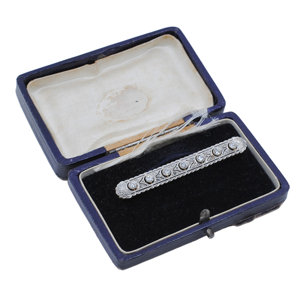 Prendedor antiguo en oro 18k , brillantes y diamantes. Prendedor antiguo en oro 18k , brillantes y diamantes.