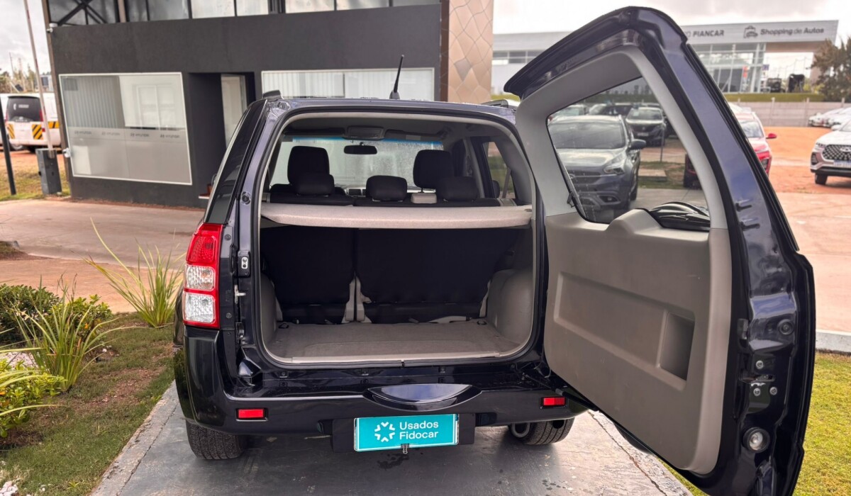 Suzuki Grand Vitara JLX - 2012 Suzuki Grand Vitara JLX - 2012