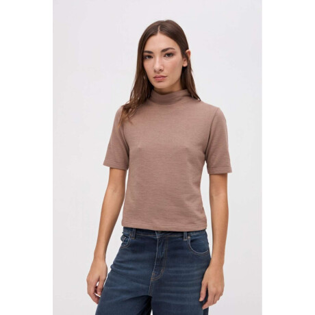 Remera Susanne Marrón