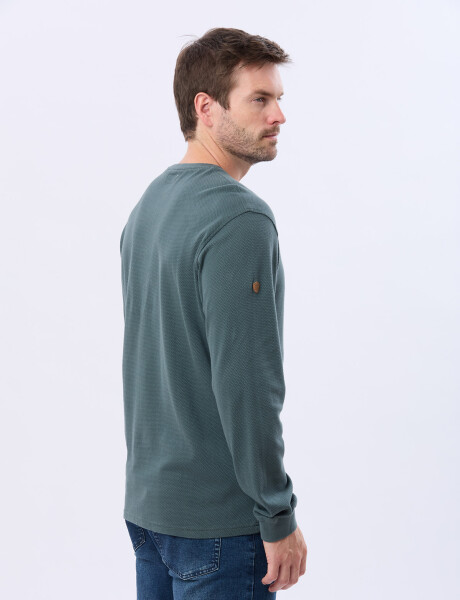 REMERA CON BOTONES DE ALGODÓN VERDE