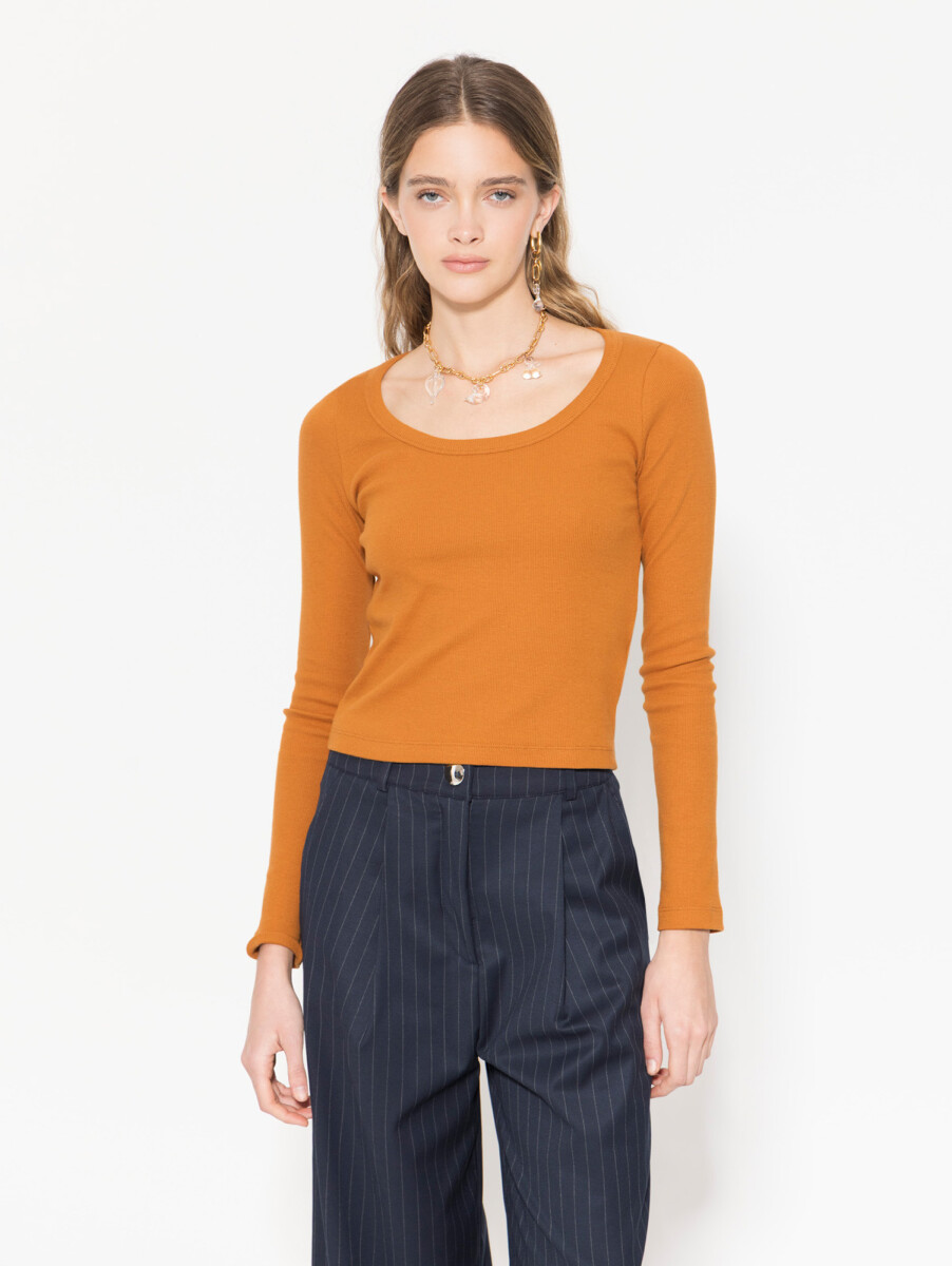 REMERA ESTEFI 