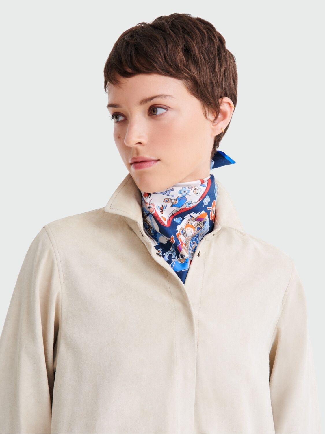 LONGCHAMP - Pañielo de Seda 50 Marfil