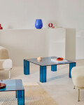 Mesa auxiliar Adularia de cristal templado azul 85 x 85 cm