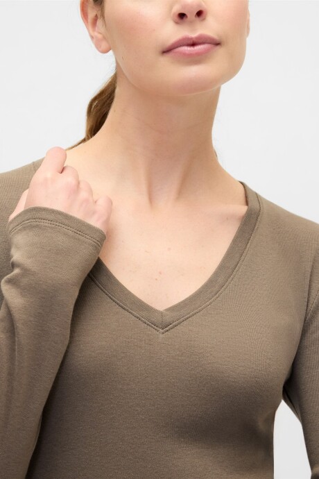 Remera Manga Larga Cuello V Mujer Plymouth Rock