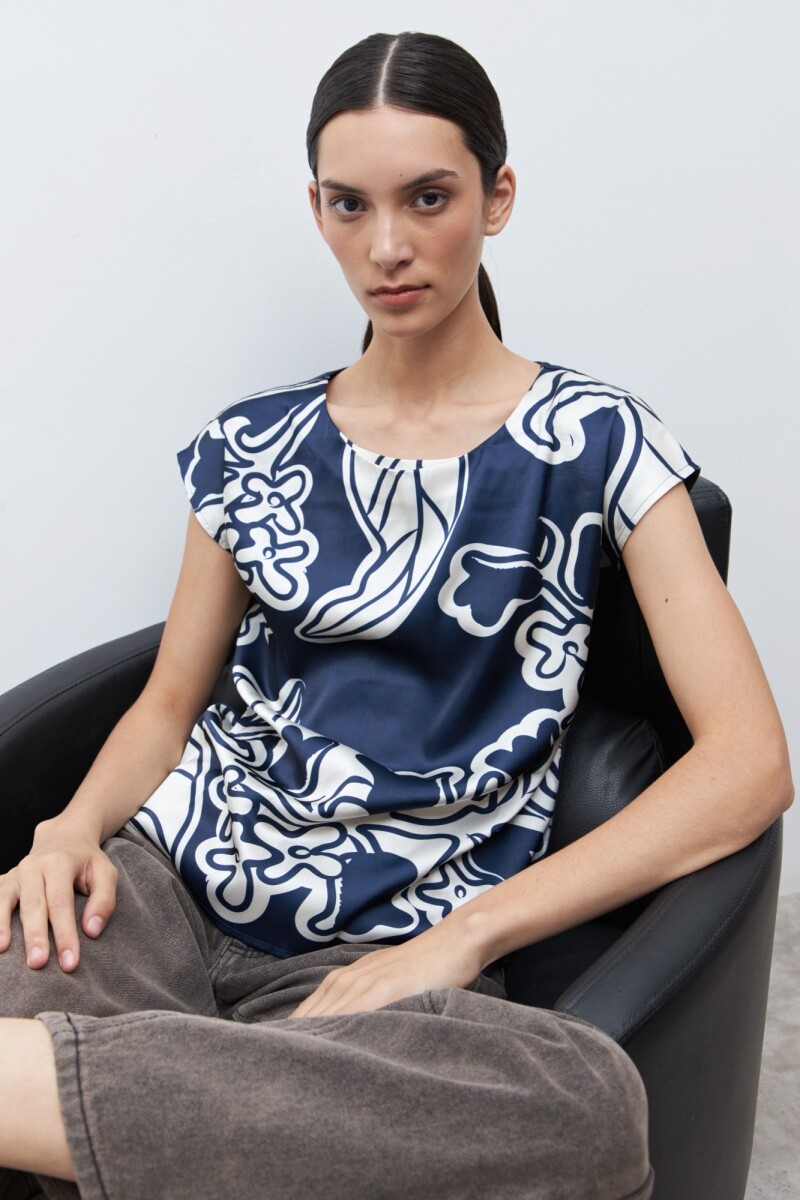 Blusa frente estampado azul marino