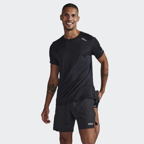 Remera 2XU Aero Tee Negro