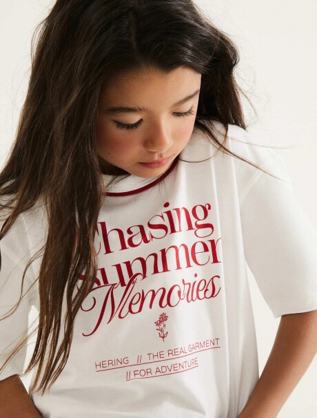 CAMISETA INFANTIL OVERSIZED CON ESTAMPA BLANCO