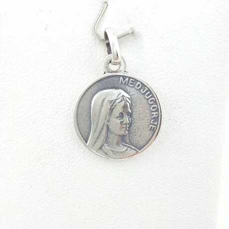 Medalla religiosa de plata 925, Virgen de Medjugore. Medalla religiosa de plata 925, Virgen de Medjugore.