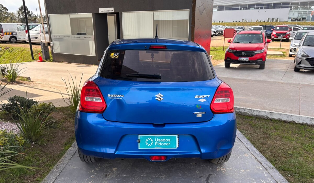 Suzuki Swift 1.2 GL Hybr - 2022 Suzuki Swift 1.2 GL Hybr - 2022