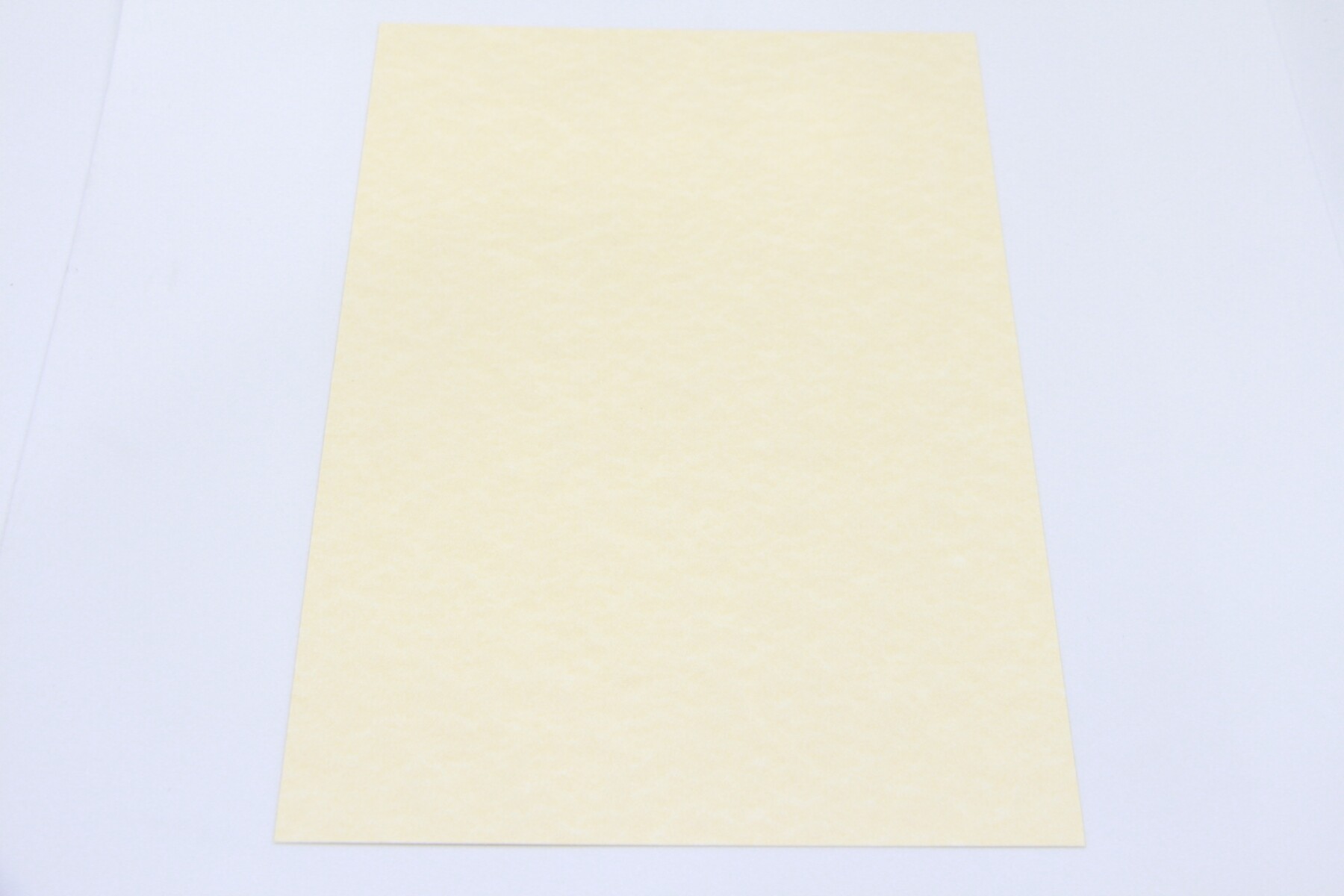 CARTULINA A4 TELADA 200 GRS - COLOR MARINA BEIGE 