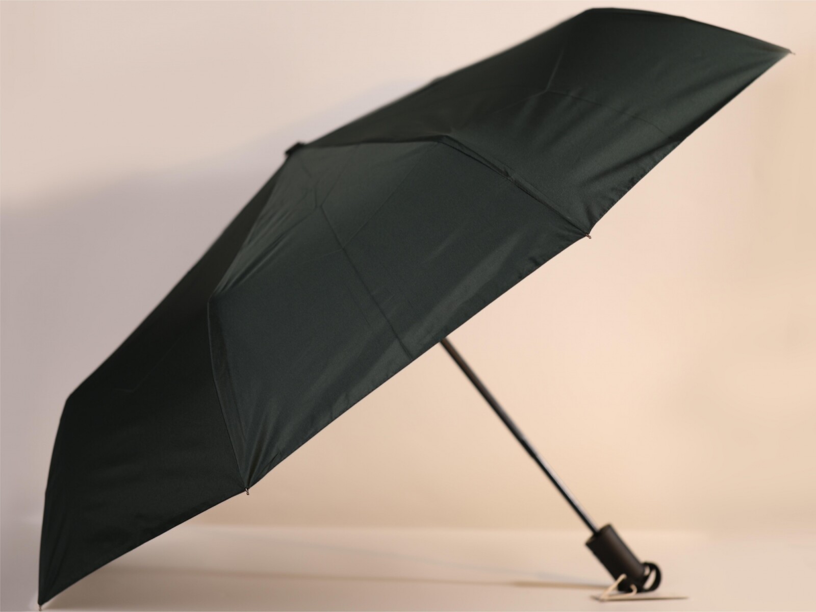 PARASOL TRIPLICABLE (APERTURA Y CIERRE AUTOMÁTICOS/VERDE MILITAR) 