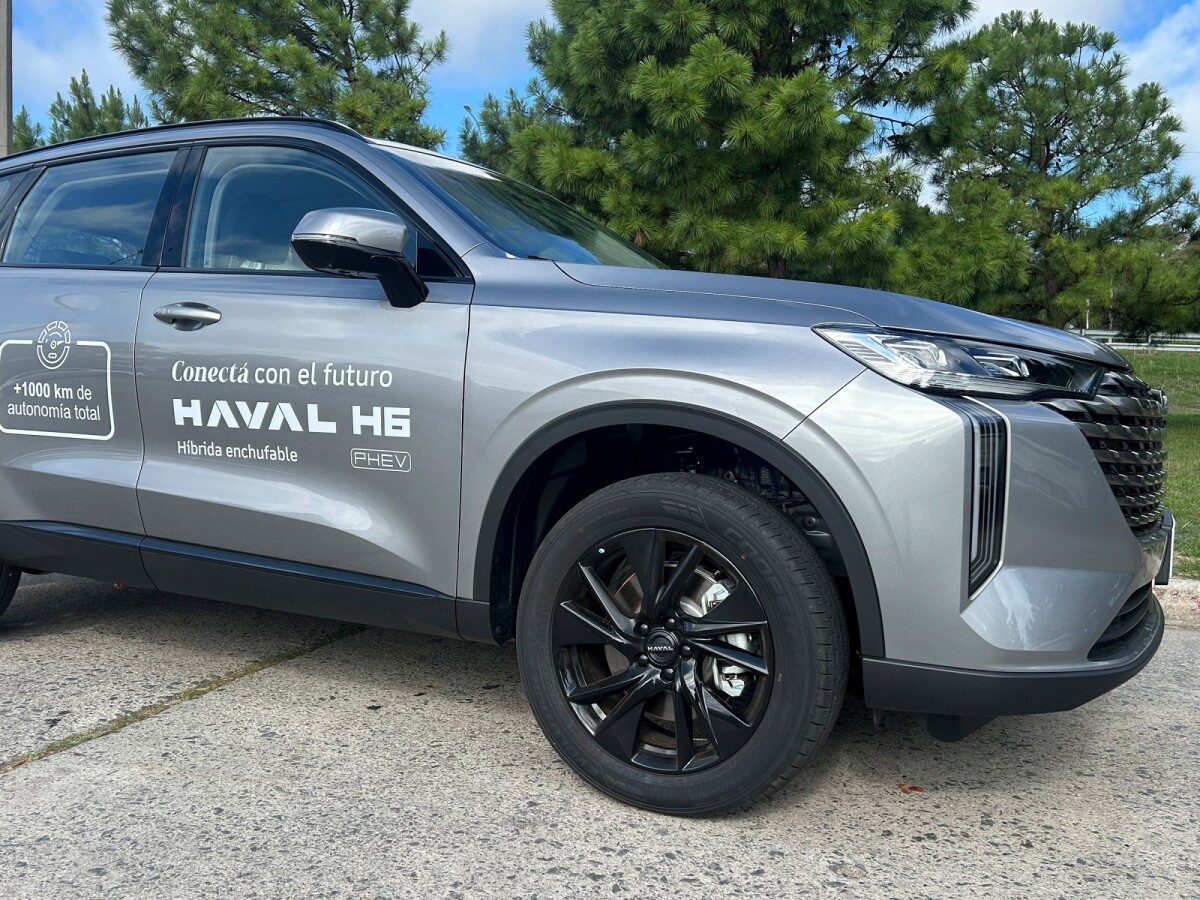 Haval H6 PHEV 4WD 2026 0KM | Permuta / Financia Haval H6 PHEV 4WD 2026 0KM | Permuta / Financia