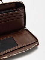 Cartera Con Textura marron