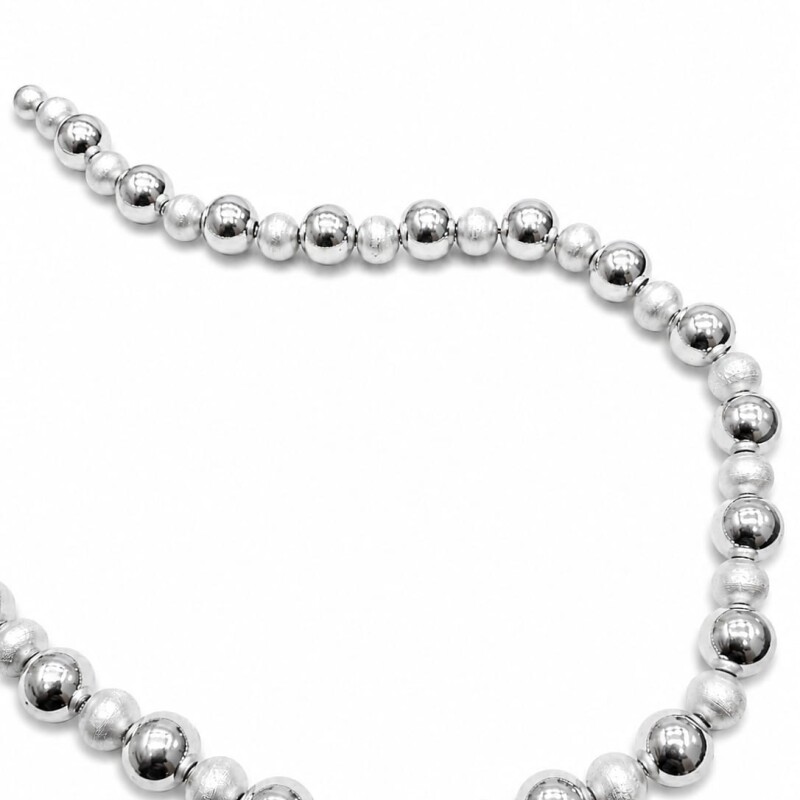Collar de bolitas en plata Collar de bolitas en plata