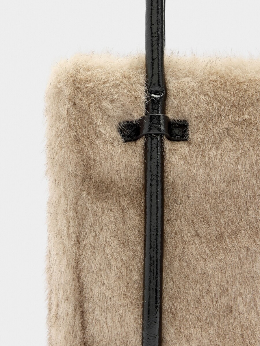 Bolso Tote Efecto Pelo crudo