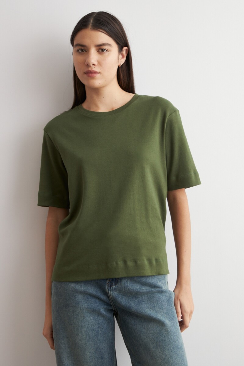 Remera oversized verde oliva