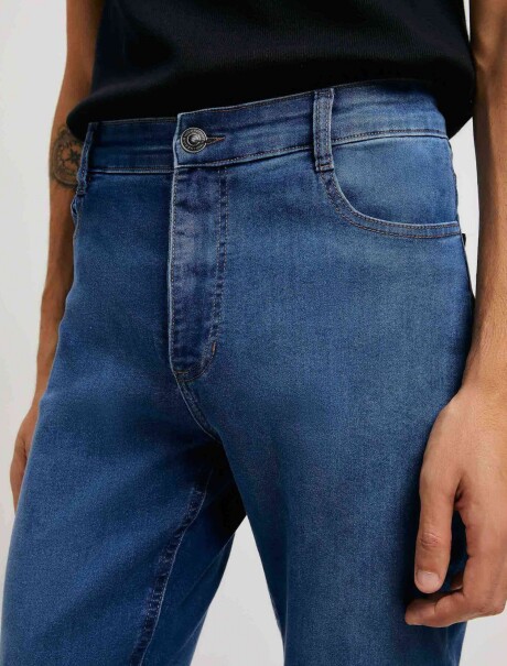 PANTALÓN DE JEAN SKINNY AZUL