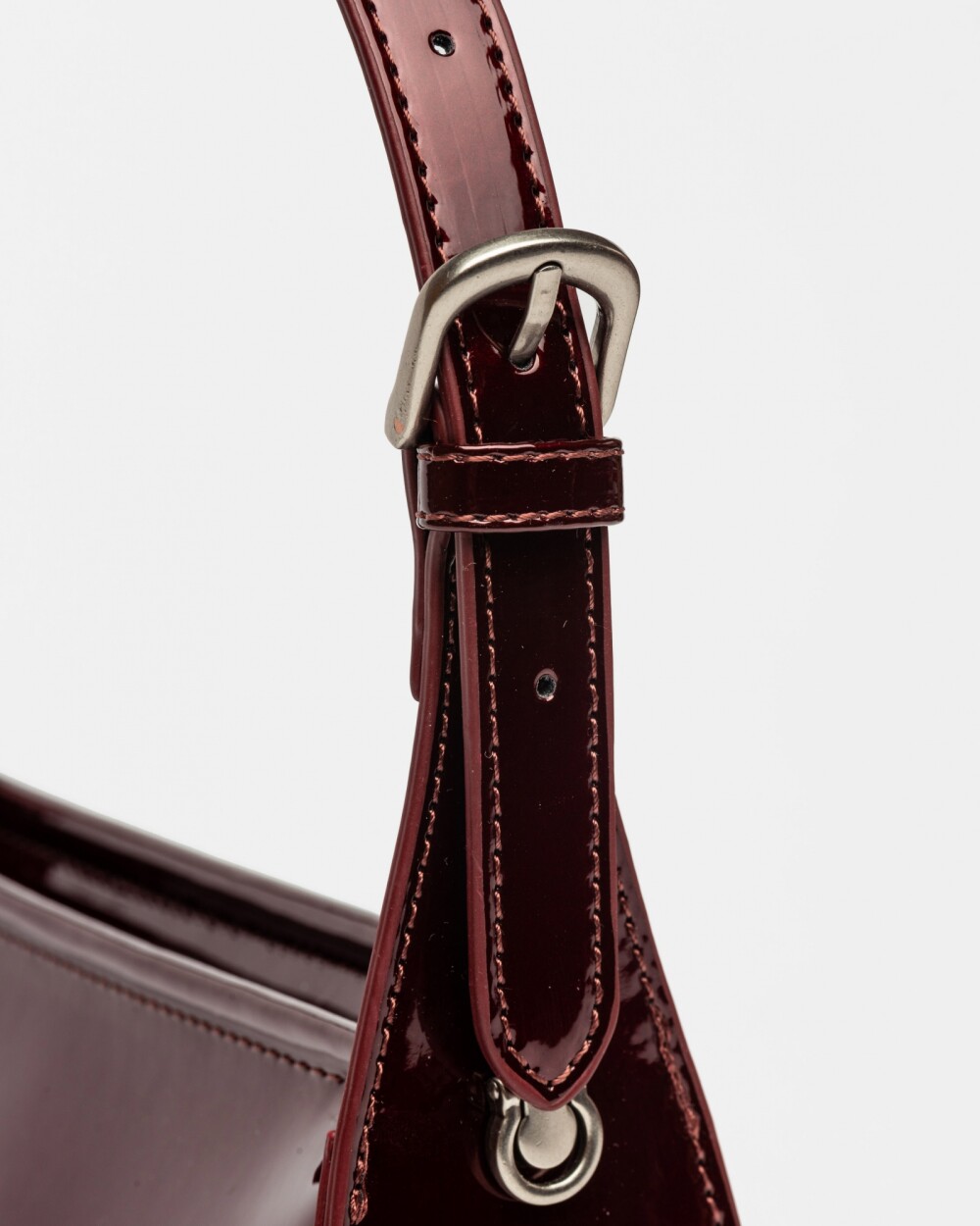 Cartera al hombro Leaf en efecto cuero charol Bordeaux