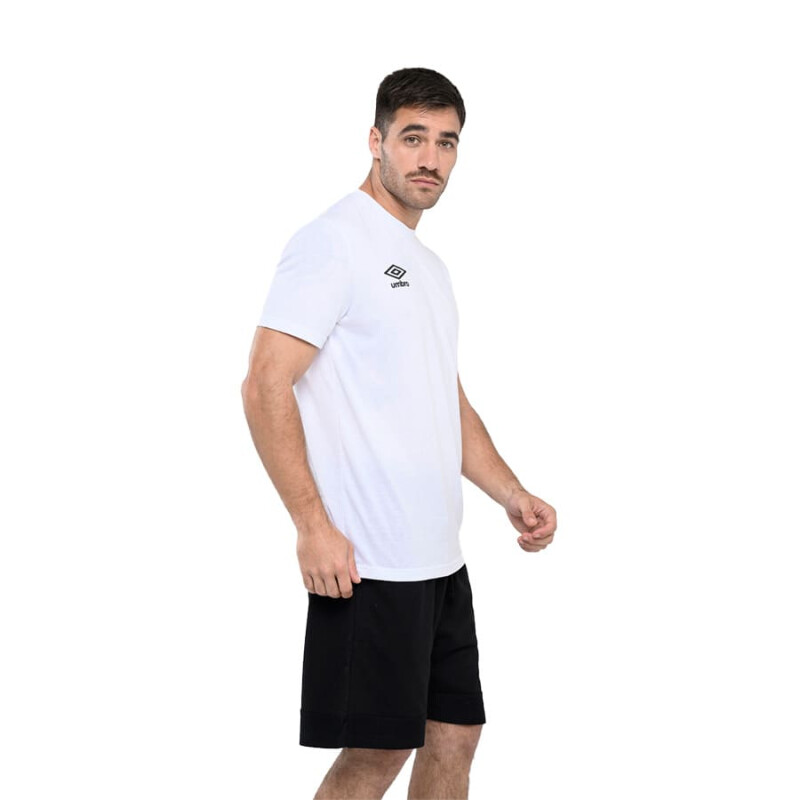 Soccer - Umbro - Umbro Remera BASIK de Hombre - 20105670 Negro-blanco