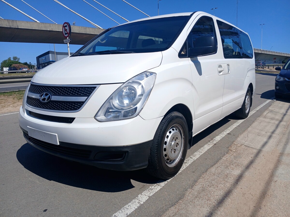 Hyundai H-1 Minibus 2.4 12 Pasajeros Extra Full Hyundai H-1 Minibus 2.4 12 Pasajeros Extra Full