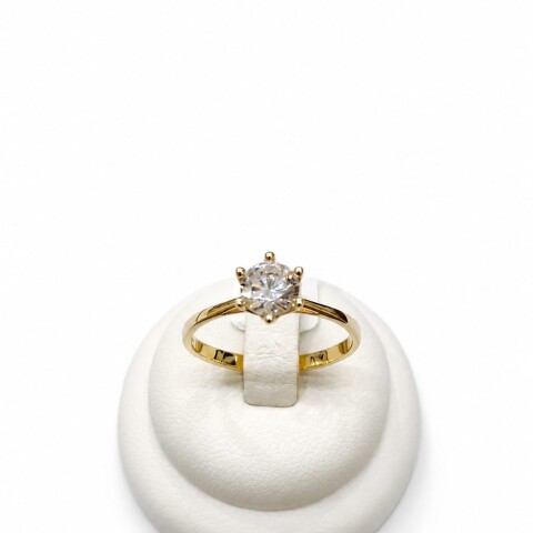 Anillo en oro 9k solitario con piedra zirconia Anillo en oro 9k solitario con piedra zirconia