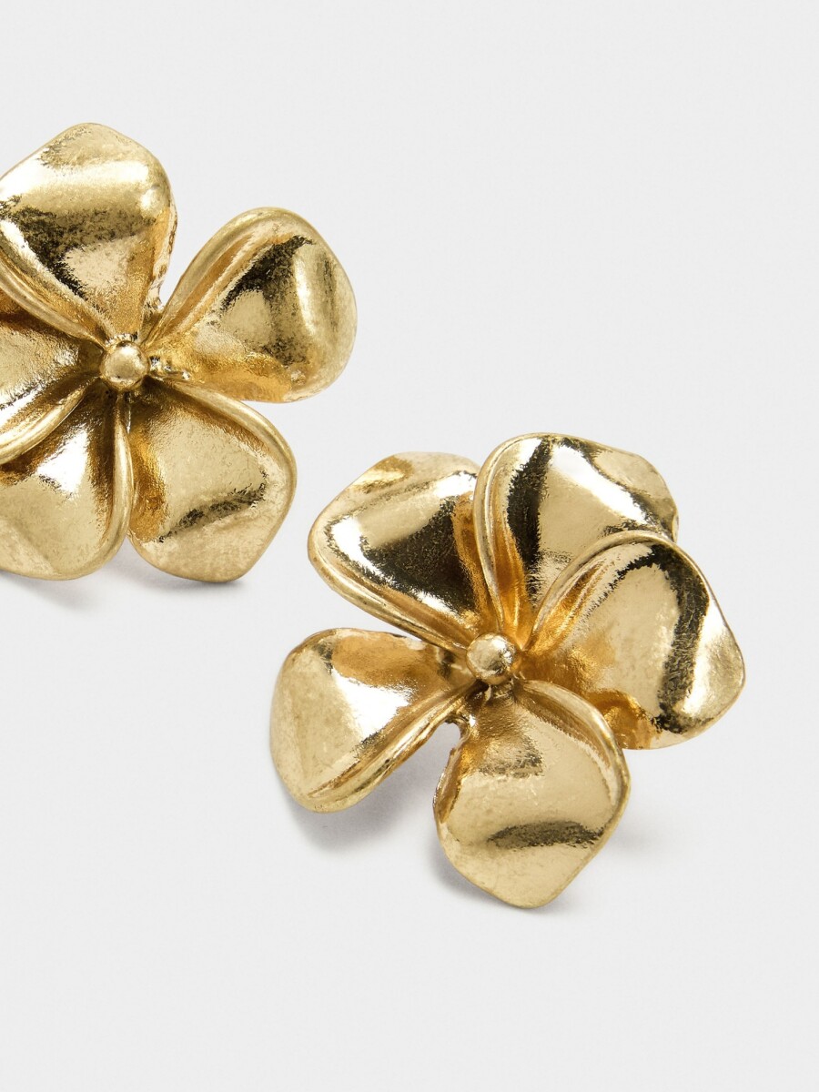 Pendientes De Flor Con Relieve dorado