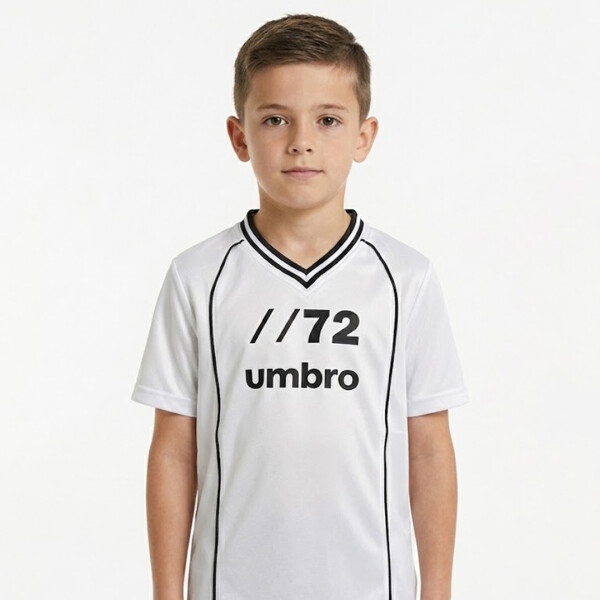 Remera 72 Football Umbro Niños 009