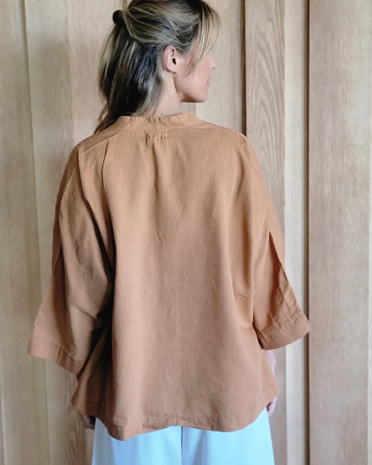 Camisaco Begonia camel talle unico