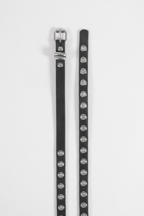 Cinturón fino ojalillos negro