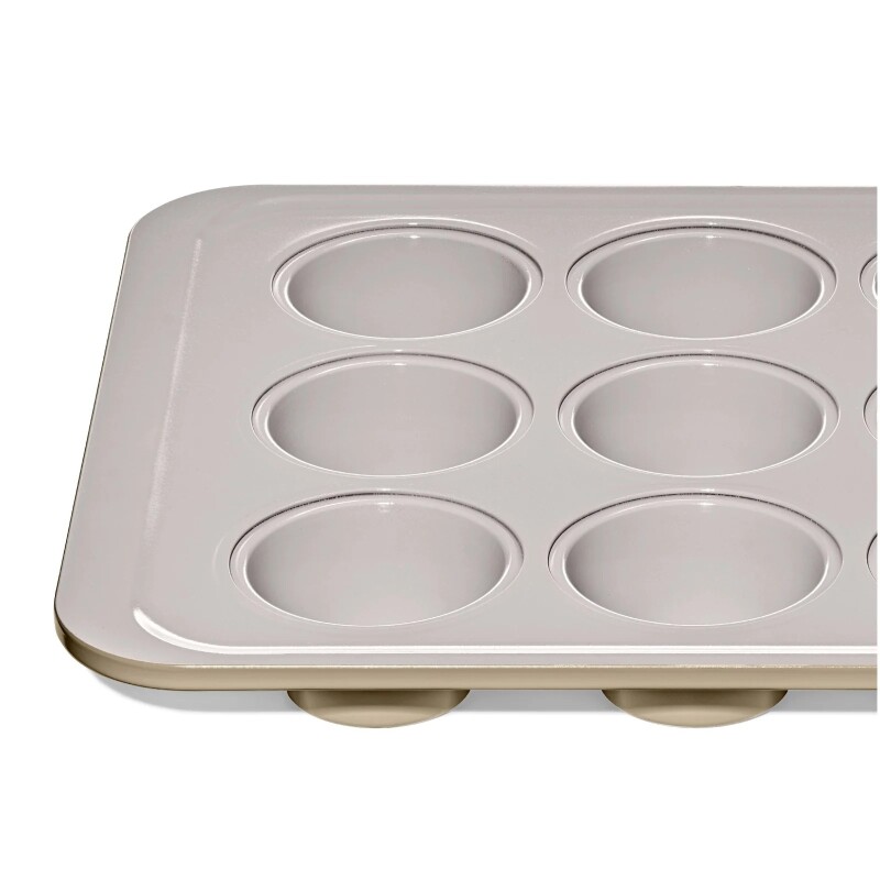 Molde para muffins de metal con revestimiento de ceramica para hornear OXO Molde para muffins de metal con revestimiento de ceramica para hornear OXO