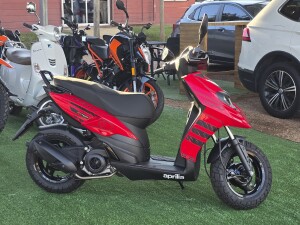 Aprilia Storm 125 SR 125 Storm Glossy | Permuta / Financia Aprilia Storm 125 SR 125 Storm Glossy | Permuta / Financia