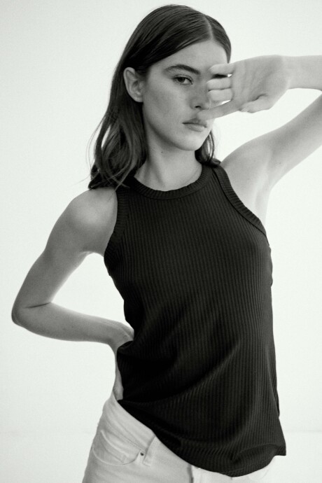 Musculosa canalé negro