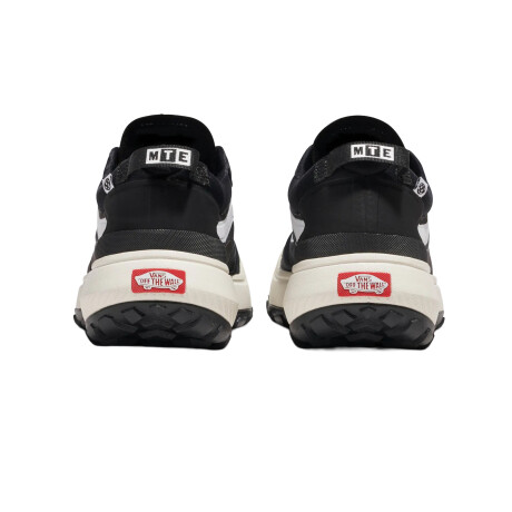 VANS MTE CROSSPATH Black White