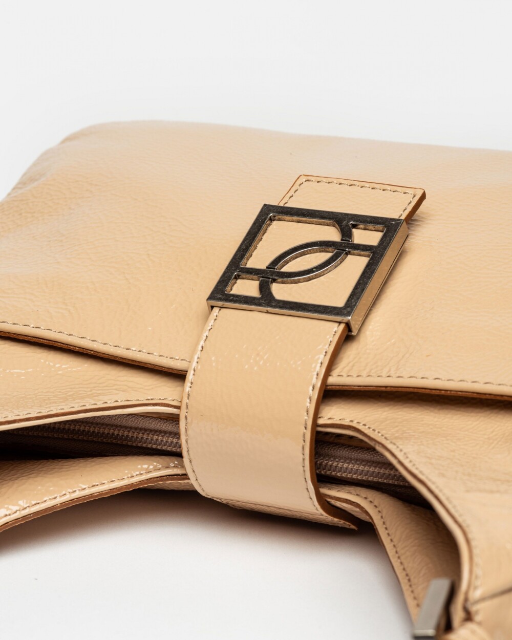 Bolso Signature en cuero charol Camel Niquel