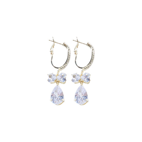 Aretes brillantes 4 diseños Aretes Brillantes 4 Diseños