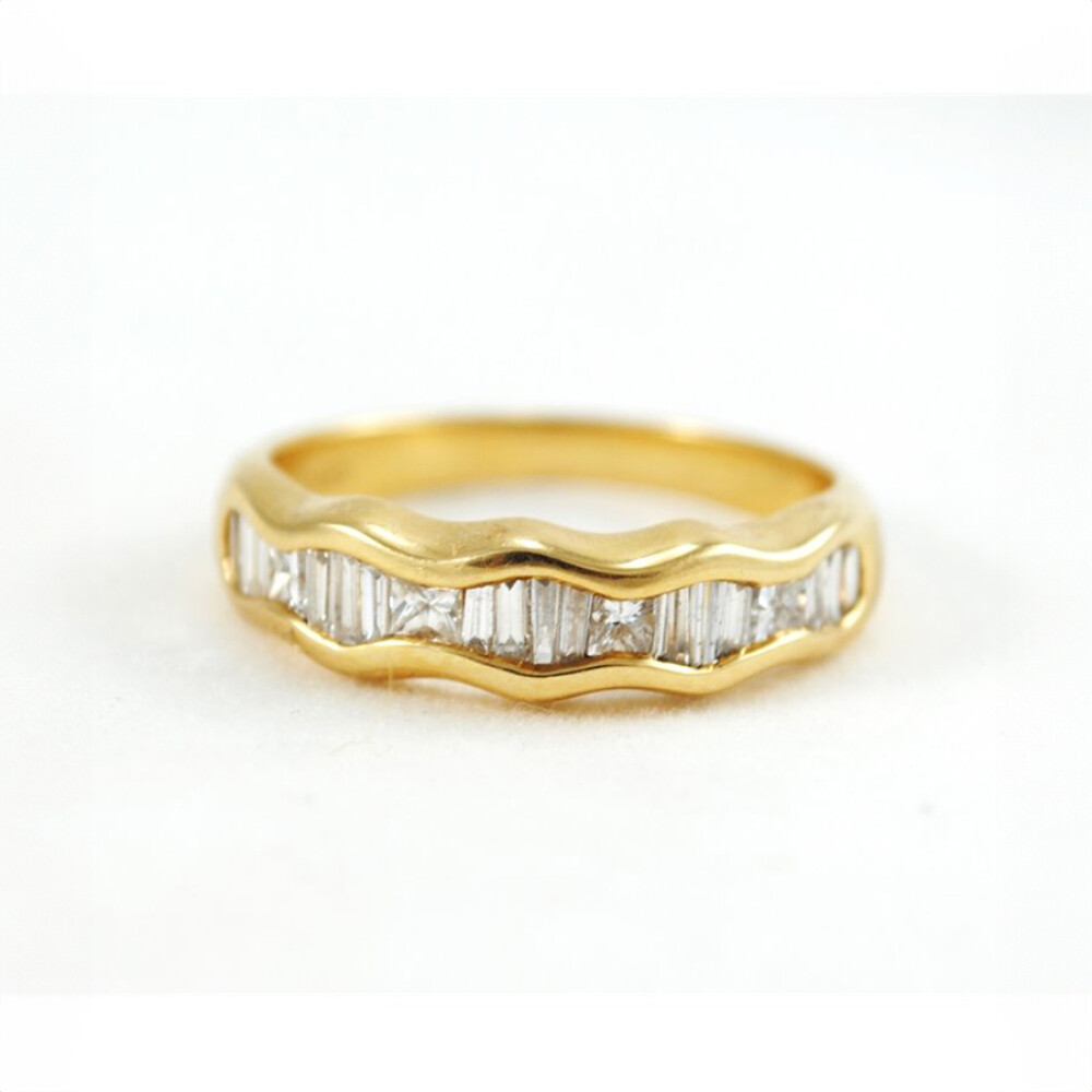 Anillo medio sin fin Ondeado Oro 18K Y Brillantes Anillo medio sin fin Ondeado Oro 18K Y Brillantes