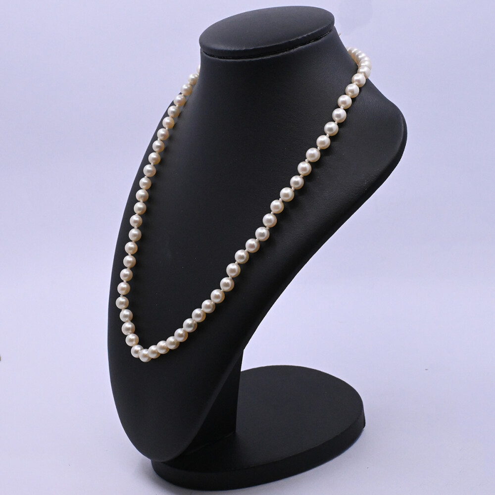 Collar de perlas de cultivo y broche oro 18k 2 tonos y brillantes. Collar de perlas de cultivo y broche oro 18k 2 tonos y brillantes.