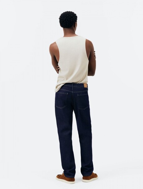 PANTALÓN DE JEAN MODELO SLIM AZUL