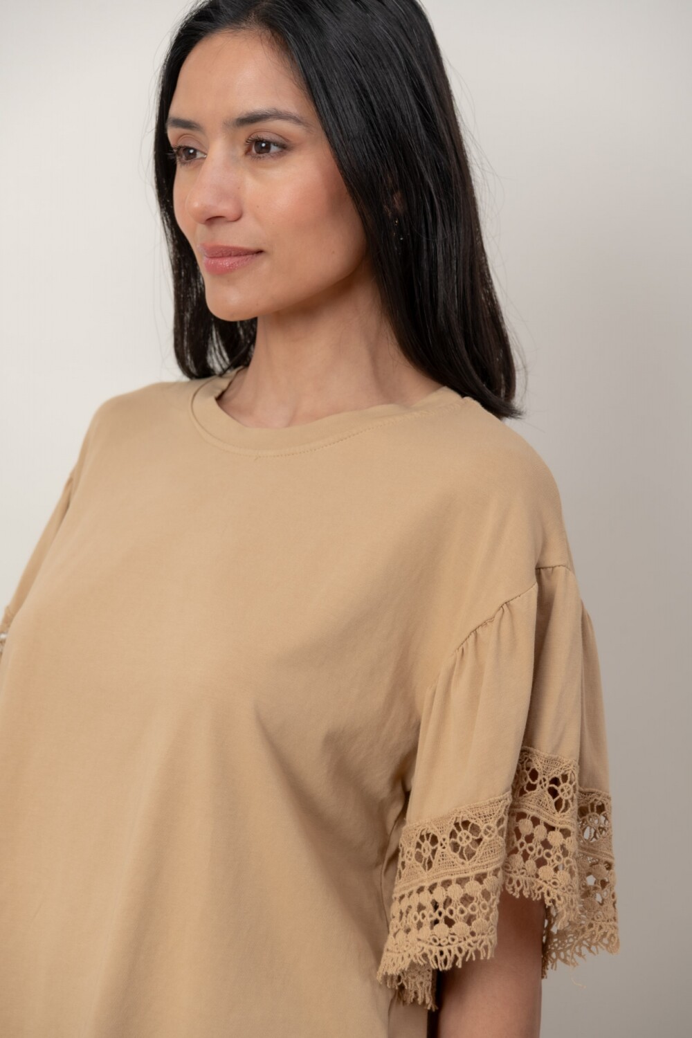 REMERA DHARA Camel