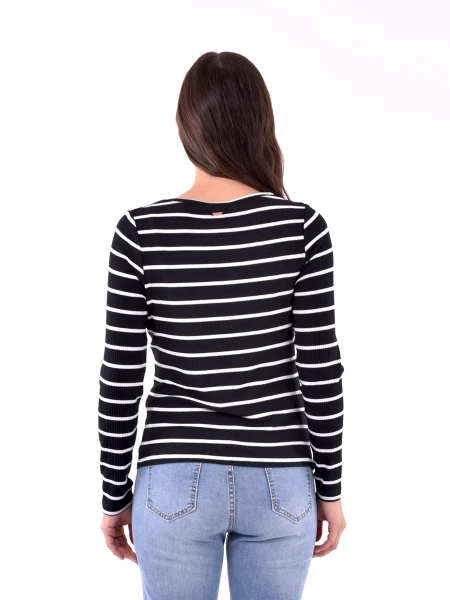REMERA FELDA VARIANTE 1