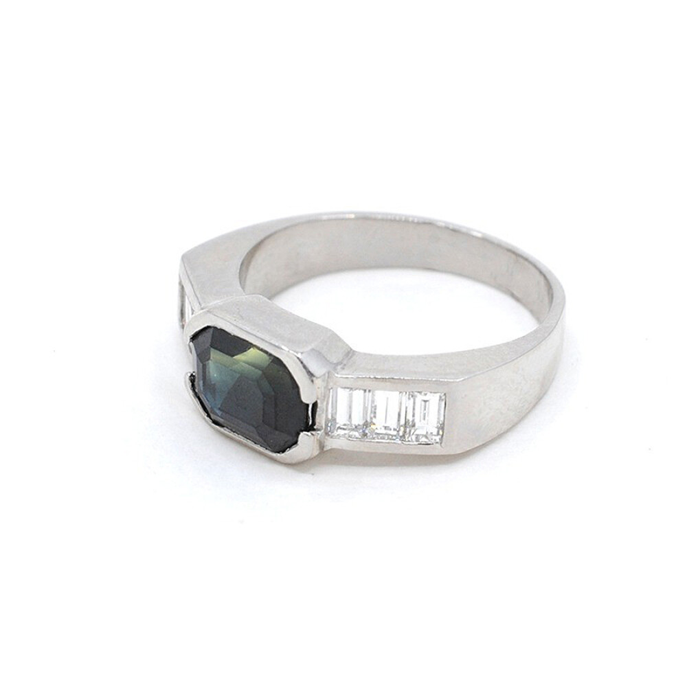 Anillo En Platino, Brillantes Y Zafiro Anillo En Platino, Brillantes Y Zafiro